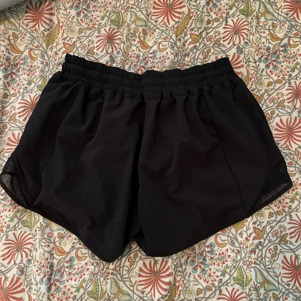 Black Lululemon Athletica Run Low Rise Hotty Hot Shorts Size 6